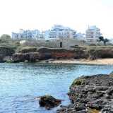 Capita a volte che le piccole spiagge scompaiano, per poi riapparire magari l�anno dopo. E� il caso della caletta di Punta della Penna a Torre a Mare 